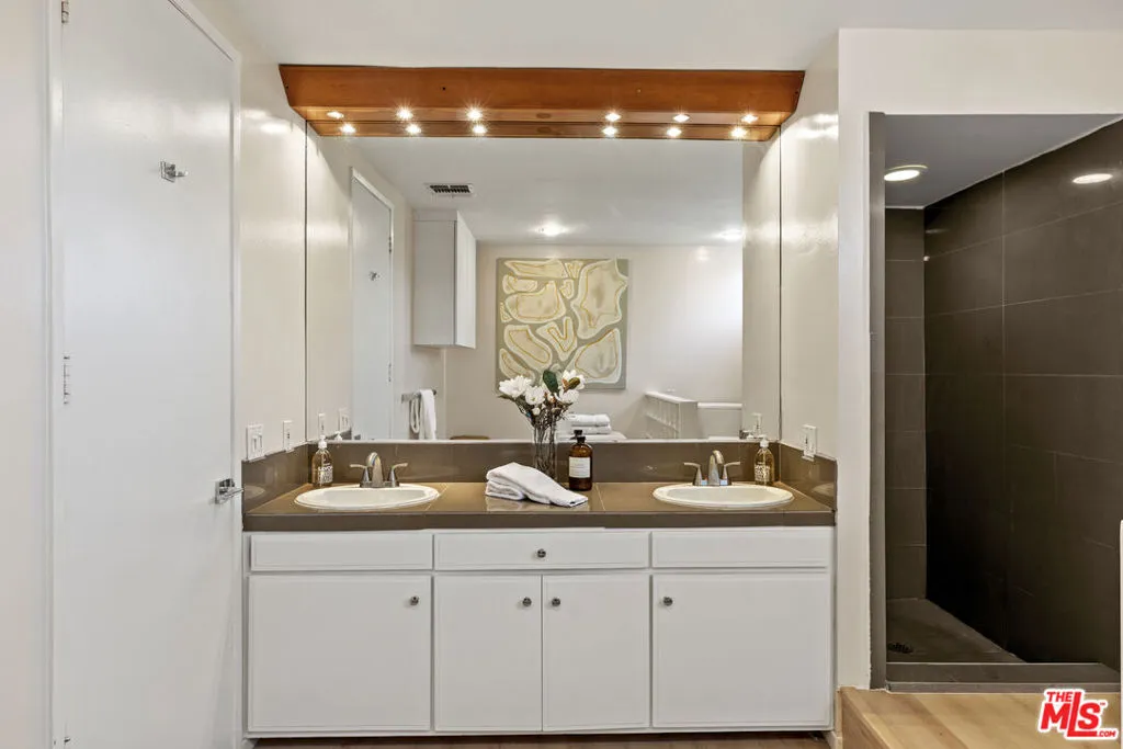 2329 Manning Avenue, Los Angeles, California 90064 home-pic-19